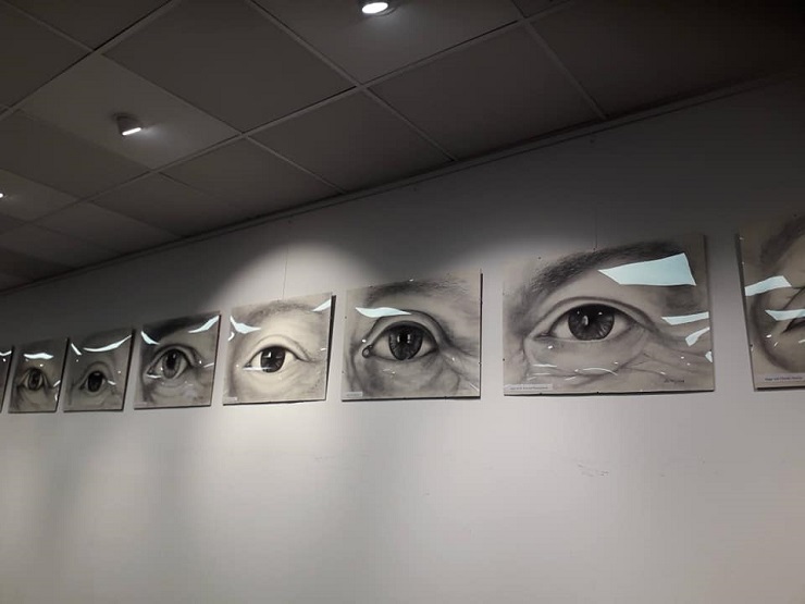Monika Leonhardt Ausstellung Augenblicke Kunst für den guten Zweck Augen Kunst in Frankfurt