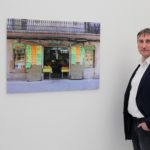 Eberhard Vogler im Rahmen der Eröffnung der GROSSEN NRW im Museum Kunstpalast. Interview arttrado junge kunst online galerie