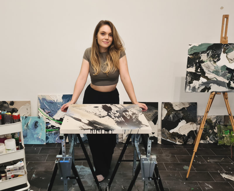 Young Artist Space: Interview mit Kseniya Krei über ihre Motivation und künstlerischen Anfänge - Junge Kunst entdecken auf ARTTRADO