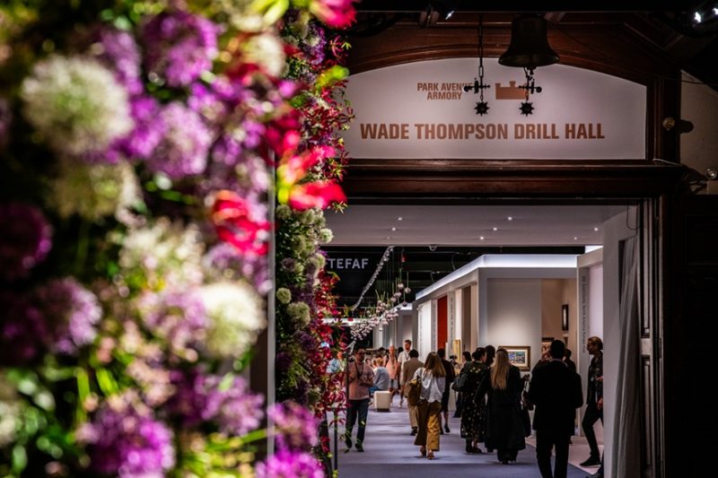 Ausstellungsansicht TAFAF NEW YORK 2025. TEFAF New York 2026 - Die wichtigste Kunstmesse im internationalen Kalender? Kunstgeschichte und Gegenwart. Shahzia Sikander, Andy Warhol... Kunst entdecken auf ARTTRADO. Plattform für Kunst und Kultur. Kunst kaufen online Magazin. Neues aus der Kunstwelt.