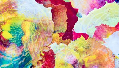 Abstrakte Kunst einfach erklärt: Bedeutung, Merkmale und Beispiele. Erfahre, was abstrakte Kunst ausmacht und warum sie so beliebt ist. Malkunde auf ARTTRADO. Kunst lernen.