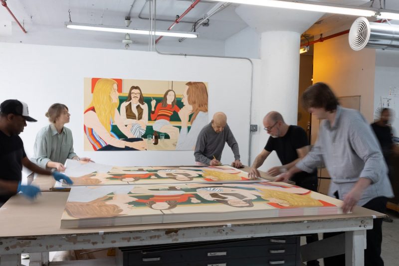 Werk der Woche #123 – The Gathering (2026) by Alex Katz - Kunstwerke und Künstler entdecken auf ARTTRADO. Plattform für Kunst und Kultur: Frank Fluegel Galerie Ausstellung. Kunstveranstaltungen entdecken auf ARTTRADO.