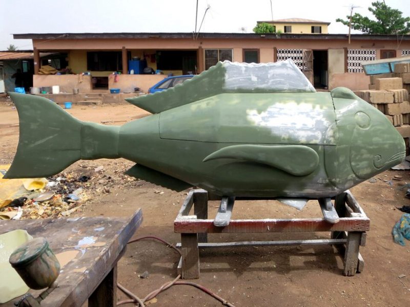 Kunst und der Tod: Sargkunst in Ghana: Wenn Erinnerung Gestalt annimmt - Bestattungsritual und Gegenwartskunst - Handwerkskunst zum Abschied. Kunst entdecken auf ARTTRADO - Plattform für Kunst und Kultur.