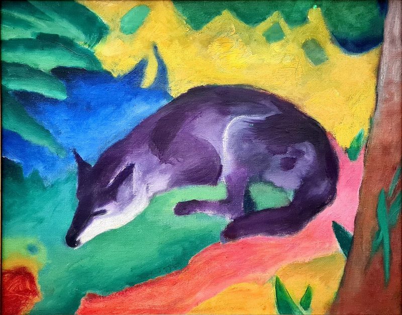 Kunst in Düsseldorf: Franz Marc Ausstellung 2026 in Düsseldorf: K20 zeigt mehr als blaue Pferde - Kunstveranstaltungen entdecken auf ARTTRADO. Plattform für Kunst und Kultur. Kunstausstellungen in NRW. Franz Marc: „Fuchs (Blauschwarzer Fuchs)“, 1911, Öl auf Leinwand, Von der Heydt-Museum Wuppertal. Foto: Derbrauni/Wikimedia Commons, CC BY 4.0.